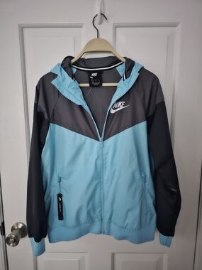 NIKE SPORTSWEAR JACKET